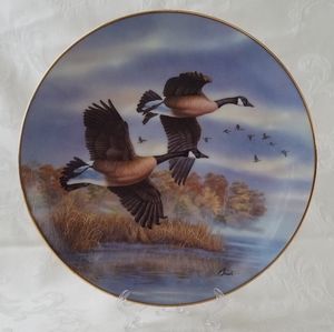 Vintage Canada Geese Plate Darrell Bush Art